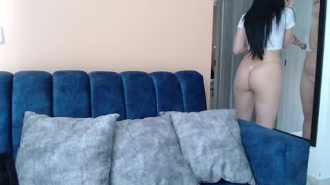 Snapshot of divineisis chatting on April 27, 2026, 12:36 pm Hera online show from April 27, 2026, 12:36 pm