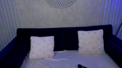 DivineJasss online show from December 3, 2025, 8:45 am