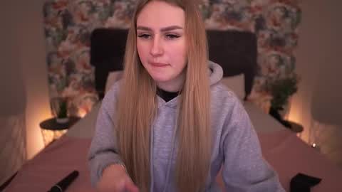 Snapshot of divinejasss chatting on January 18, 2026, 9:29 pm DivineJasss online show from January 18, 2026, 9:29 pm