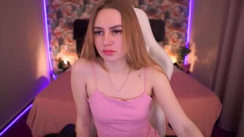 Snapshot of divinejasss chatting on February 3, 2026, 10:04 pm DivineJasss online show from February 3, 2026, 10:04 pm