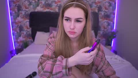 Snapshot of divinejasss chatting on March 2, 2026, 5:19 am DivineJasss online show from March 2, 2026, 5:19 am