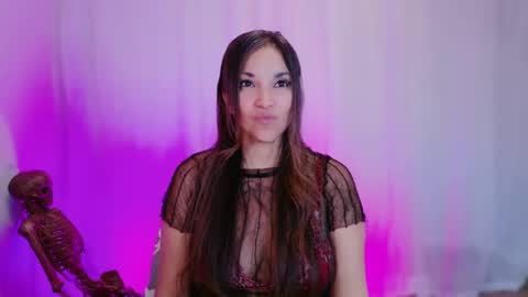 Snapshot of divinelynn chatting on February 10, 2025, 3:42 pm DivineLynn online show from February 10, 2025, 3:42 pm