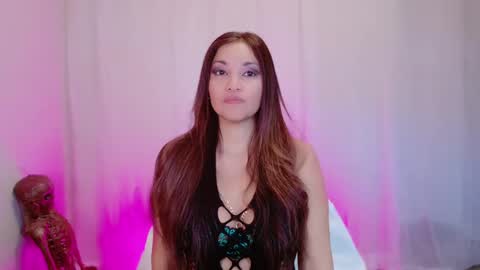 Snapshot of divinelynn chatting on March 12, 2025, 5:49 pm DivineLynn online show from March 12, 2025, 5:49 pm