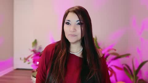 DivineLynn online show from February 1, 2026, 1:53 pm