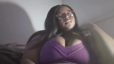 Snapshot of divinenicole22 chatting on February 16, 2025, 2:42 am divinenicole22 online show from February 16, 2025, 2:42 am