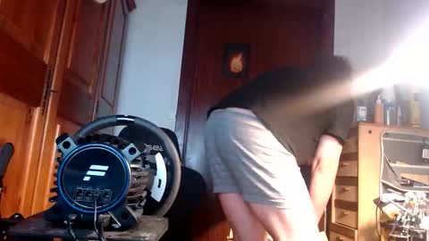 divitimido online show from February 4, 2026, 7:31 pm