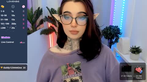 dixipixi_ online show from December 8, 2024, 5:29 am