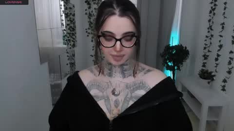 Snapshot of dixipixi_ chatting on April 17, 2026, 7:00 am dixipixi_ online show from April 17, 2026, 7:00 am