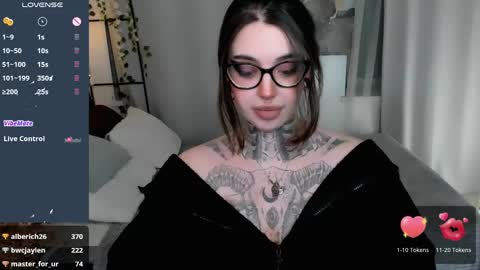Snapshot of dixipixi_ chatting on April 23, 2026, 12:40 pm dixipixi_ online show from April 23, 2026, 12:40 pm