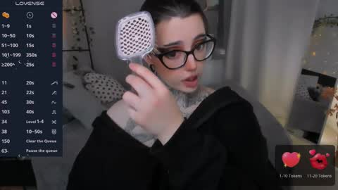Snapshot of dixipixi_ chatting on May 13, 2026, 5:38 am dixipixi_ online show from May 13, 2026, 5:38 am