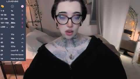 Snapshot of dixipixi_ chatting on May 28, 2026, 8:00 am dixipixi_ online show from May 28, 2026, 8:00 am