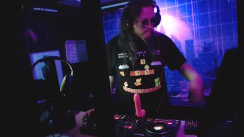 Snapshot of dj_capitain_claw chatting on January 21, 2025, 1:18 am Adrian Arturo online show from January 21, 2025, 1:18 am