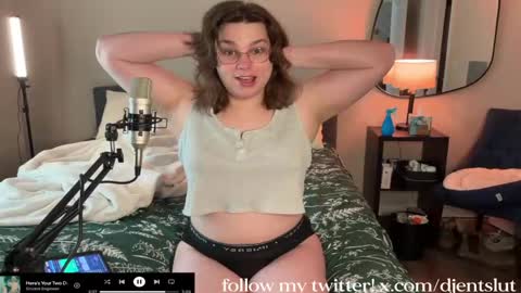 Snapshot of djentslut chatting on December 10, 2024, 5:22 pm djentslut online show from December 10, 2024, 5:22 pm