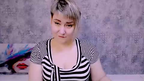 djullia online show from October 4, 2025, 5:49 am