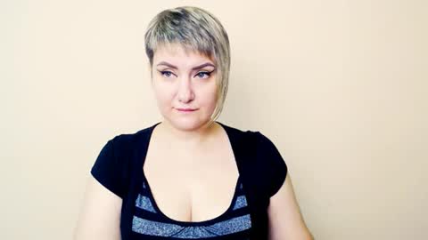 djullia online show from October 10, 2025, 6:45 am