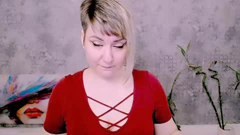 Snapshot of djullia chatting on May 15, 2026, 6:42 am djullia online show from May 15, 2026, 6:42 am