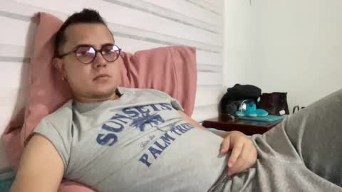 Liam Bon online show from November 18, 2025, 1:48 pm