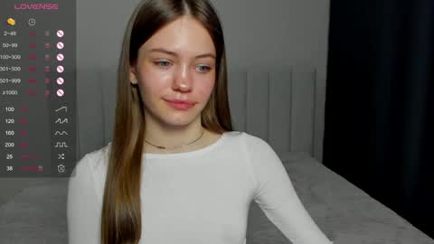 Polly and Kiriko online show from April 19, 2026, 2:49 pm