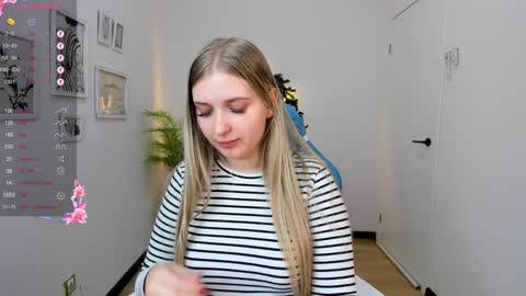 Snapshot of do_u_want_alice chatting on December 15, 2024, 5:34 am Alice online show from December 15, 2024, 5:34 am