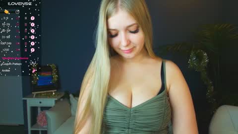 Snapshot of do_u_want_alice chatting on December 19, 2024, 2:56 am Alice online show from December 19, 2024, 2:56 am