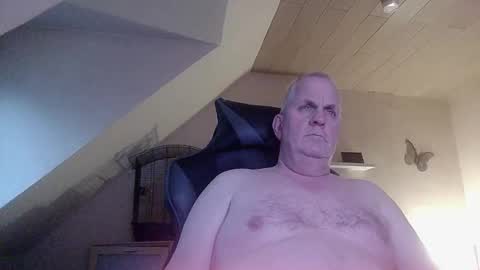 doggy2629 online show from February 6, 2026, 4:32 pm