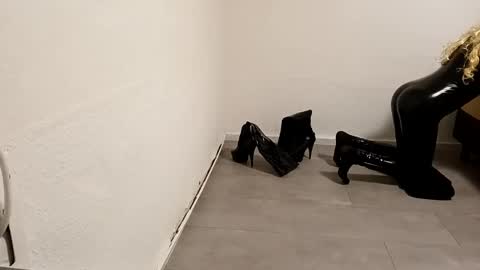 Snapshot of doggy7style chatting on September 11, 2025, 8:42 pm Carolina online show from September 11, 2025, 8:42 pm