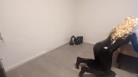 Snapshot of doggy7style chatting on September 12, 2025, 4:07 pm Carolina online show from September 12, 2025, 4:07 pm