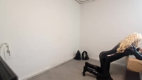 Snapshot of doggy7style chatting on September 14, 2025, 12:26 pm Carolina online show from September 14, 2025, 12:26 pm