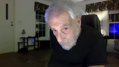 dogluc7 online show from December 5, 2024, 1:36 am