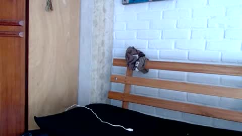 Snapshot of dogtattoo77 chatting on October 21, 2025, 11:11 am dogtattoo77 online show from October 21, 2025, 11:11 am