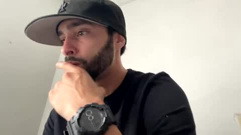 doingmek9 online show from November 10, 2025, 3:22 pm