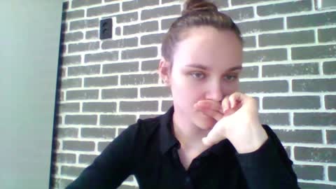 Snapshot of dolcezza_ chatting on April 9, 2026, 11:04 am dolcezza_ online show from April 9, 2026, 11:04 am