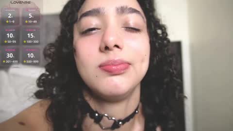 Snapshot of doll4you_ chatting on December 16, 2024, 8:31 am Alice y Ros online show from December 16, 2024, 8:31 am