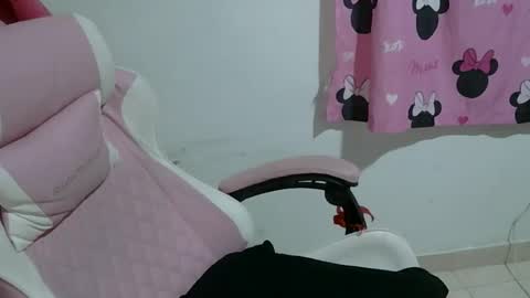 Snapshot of doll78latin chatting on February 19, 2026, 1:56 am doll78latin online show from February 19, 2026, 1:56 am