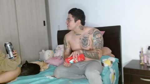 Auro and Santiago online show from February 4, 2025, 3:22 am