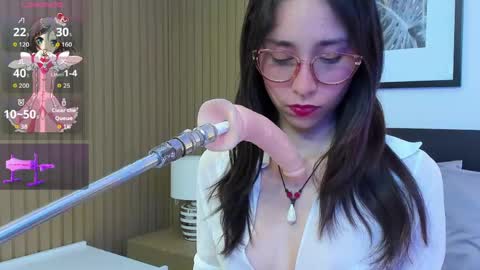 Bella  online show from May 9, 2026, 8:03 pm