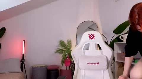 Your doll Lesli online show from October 5, 2025, 6:12 am