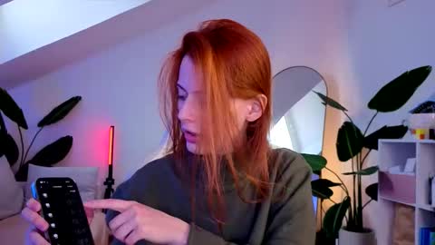 Your doll Lesli online show from November 23, 2025, 9:31 am