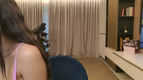 Snapshot of doll_lexi chatting on February 6, 2026, 3:15 pm Lexi online show from February 6, 2026, 3:15 pm