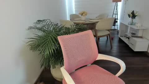 Snapshot of doll_oriana chatting on June 25, 2026, 8:02 pm doll_oriana online show from June 25, 2026, 8:02 pm