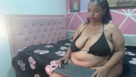 Snapshot of doll_rihana chatting on June 4, 2026, 2:17 am doll rihana online show from June 4, 2026, 2:17 am