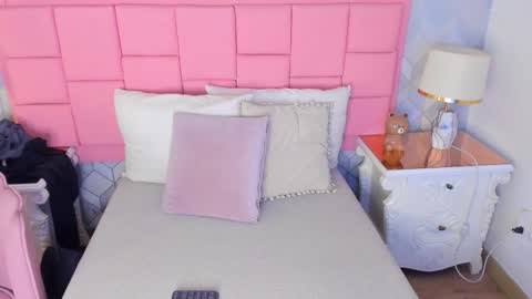 dolly_kitter online show from December 18, 2025, 2:56 pm