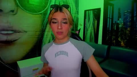 Dolly pocket online show from March 17, 2026, 9:18 pm