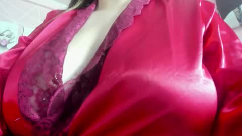 Call me Zoe  online show from October 27, 2025, 4:49 am