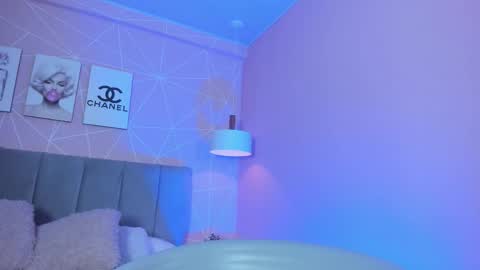 Call me Zoe  online show from October 31, 2025, 9:16 pm