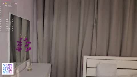 Emilia online show from December 17, 2025, 4:18 am