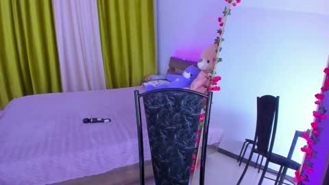 Snapshot of dollyiaa chatting on October 1, 2025, 1:39 pm Dollya online show from October 1, 2025, 1:39 pm