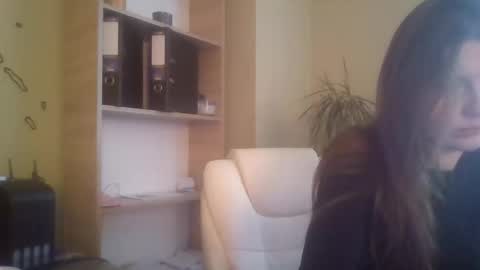 DollyRoma online show from November 7, 2025, 8:47 am