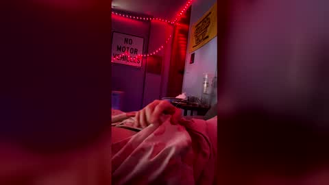 dom18888 online show from March 29, 2026, 6:52 pm