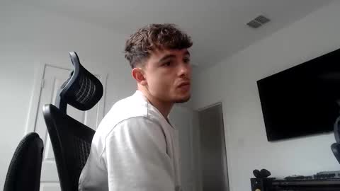 Dom online show from October 27, 2025, 6:01 pm